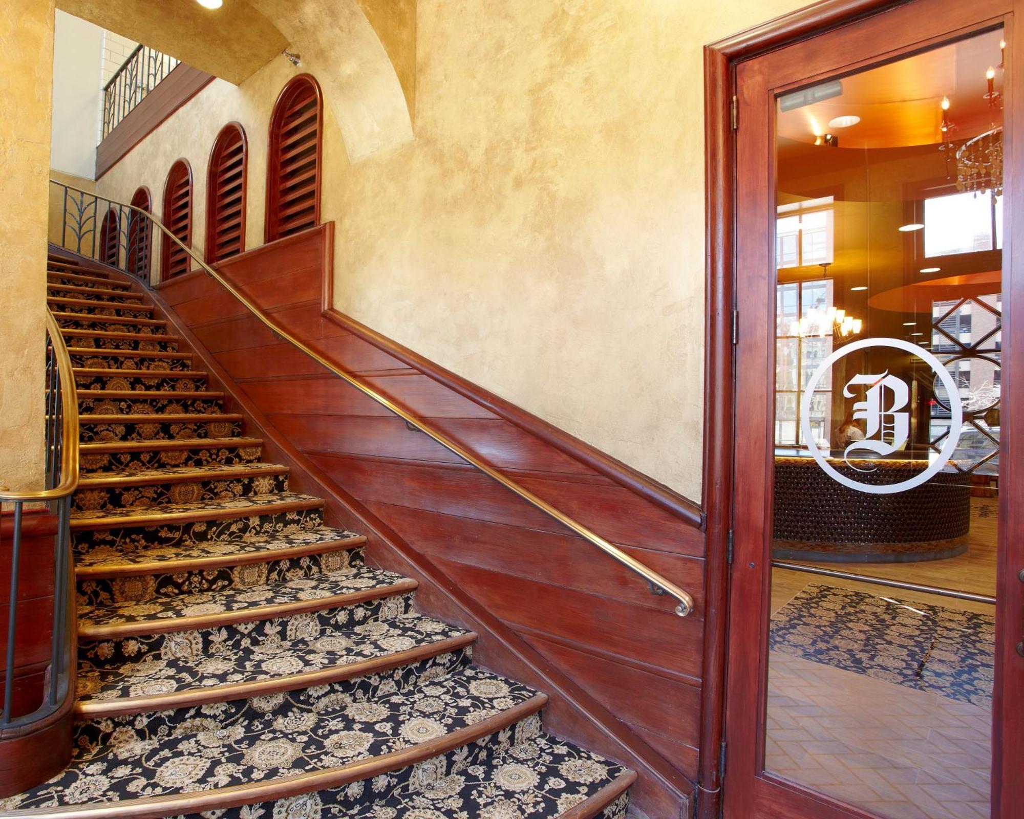 Brewhouse Inn And Suites Milwaukee Exterior photo
